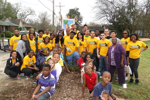 Students and volunteers on MLK Day of Service