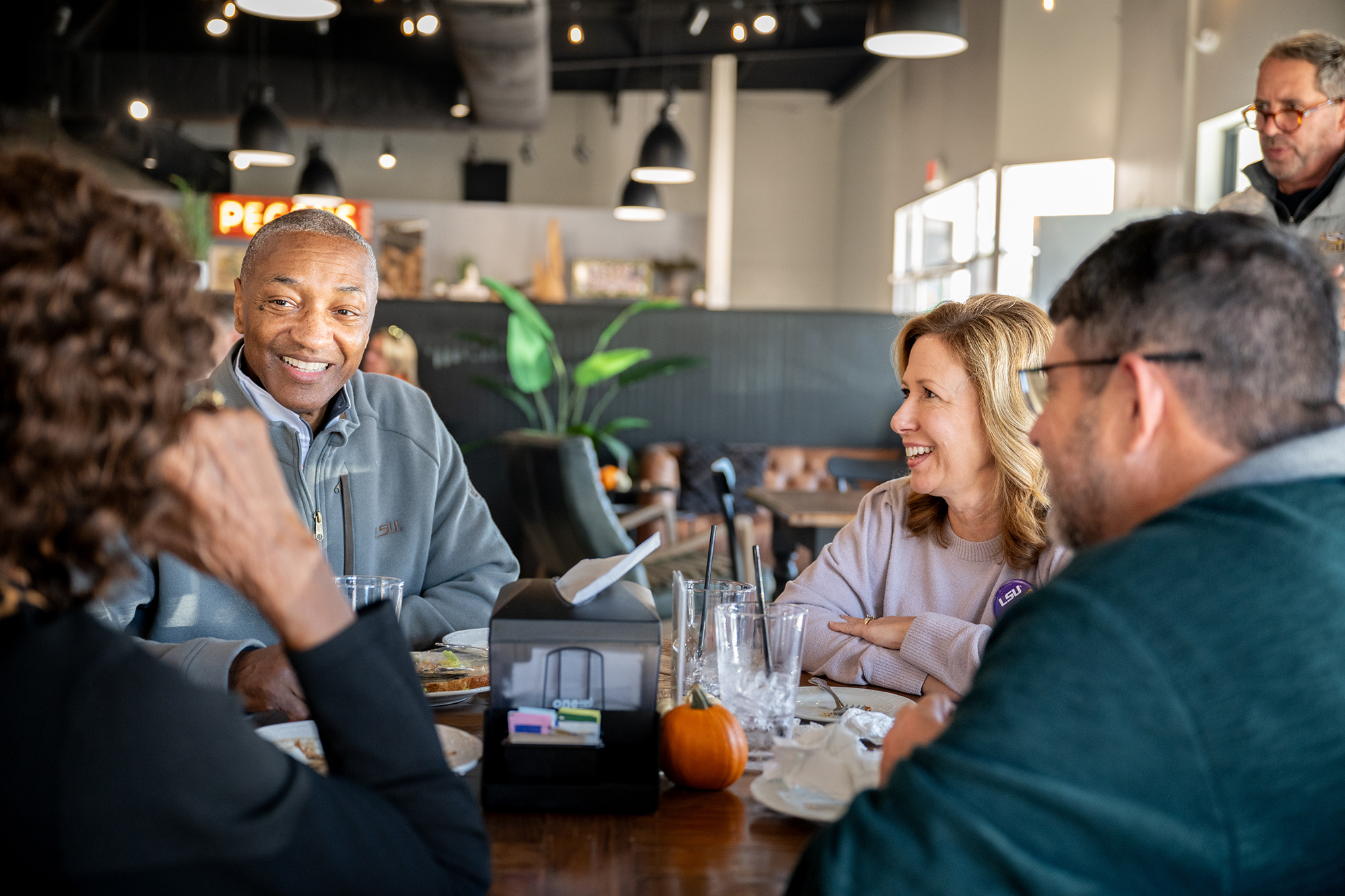 President Tate meets with a group at the Cane River Pecan Pie Bar.