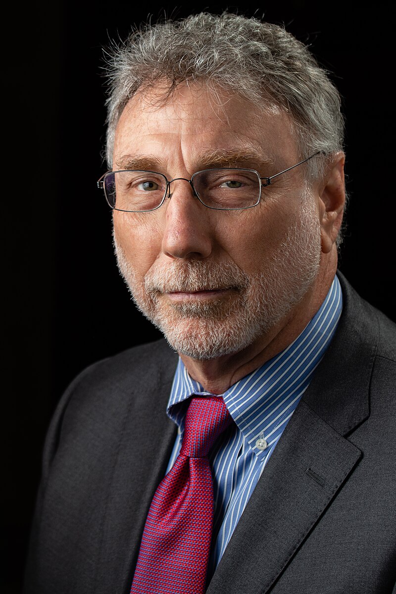 Headshot, Marty Baron