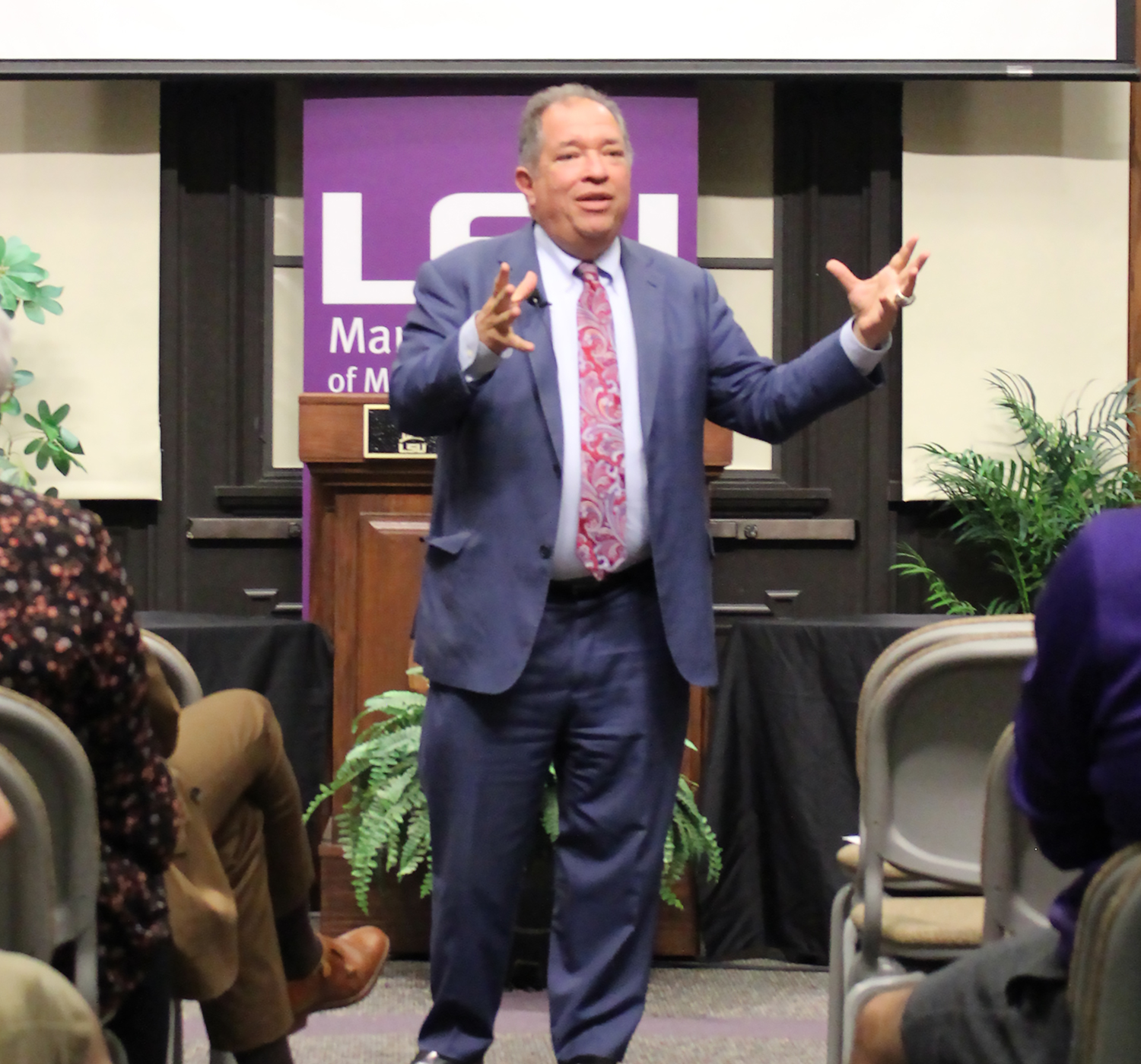 Charles Steinberg gives the 2018 Sports Communication Summit keynote address